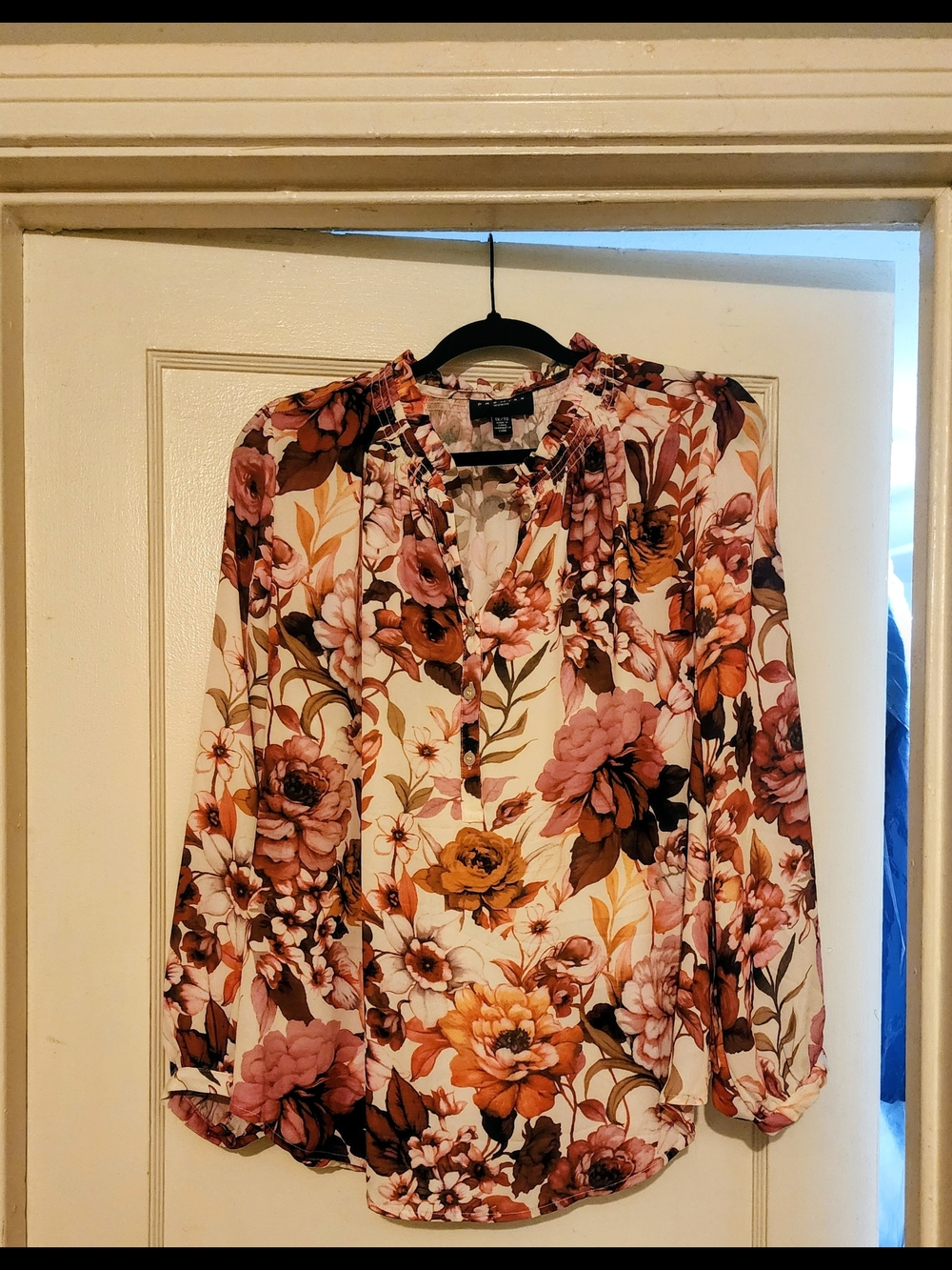 Premise Floral Button-Front Long Sleeve Blouse in Cream, Pink & Rust